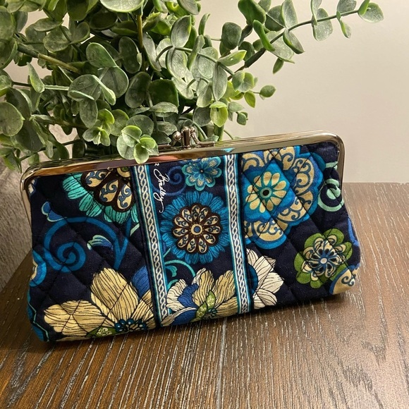 Vera Bradley Mod Floral Blue wallet - Picture 1 of 2